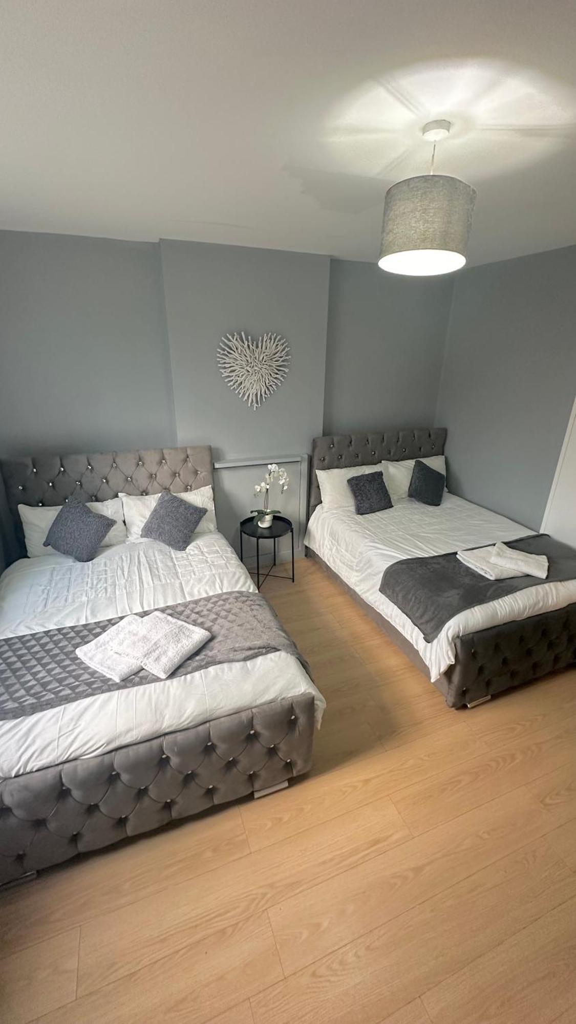 1 Bedroom Flat In Whitechapel, Londres Exterior foto