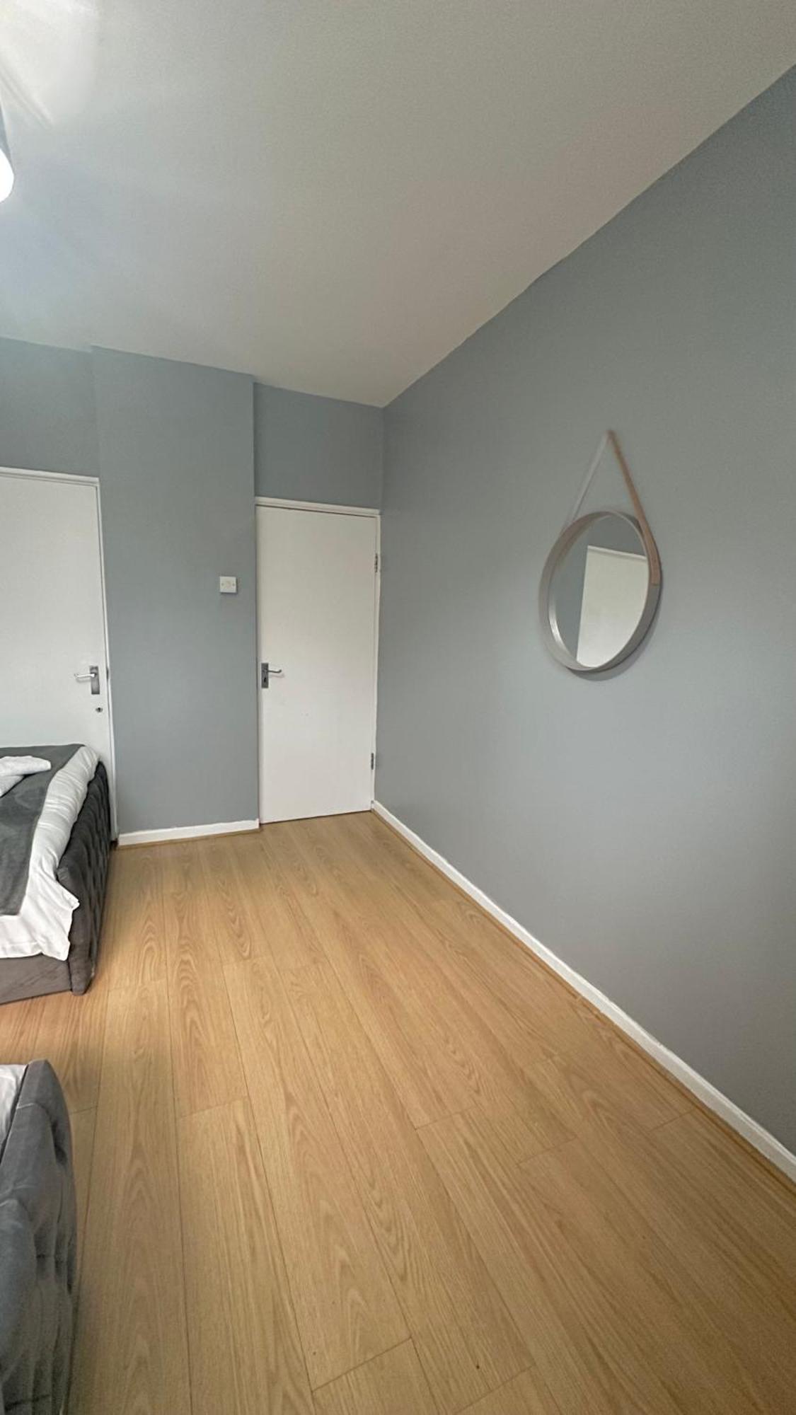 1 Bedroom Flat In Whitechapel, Londres Exterior foto