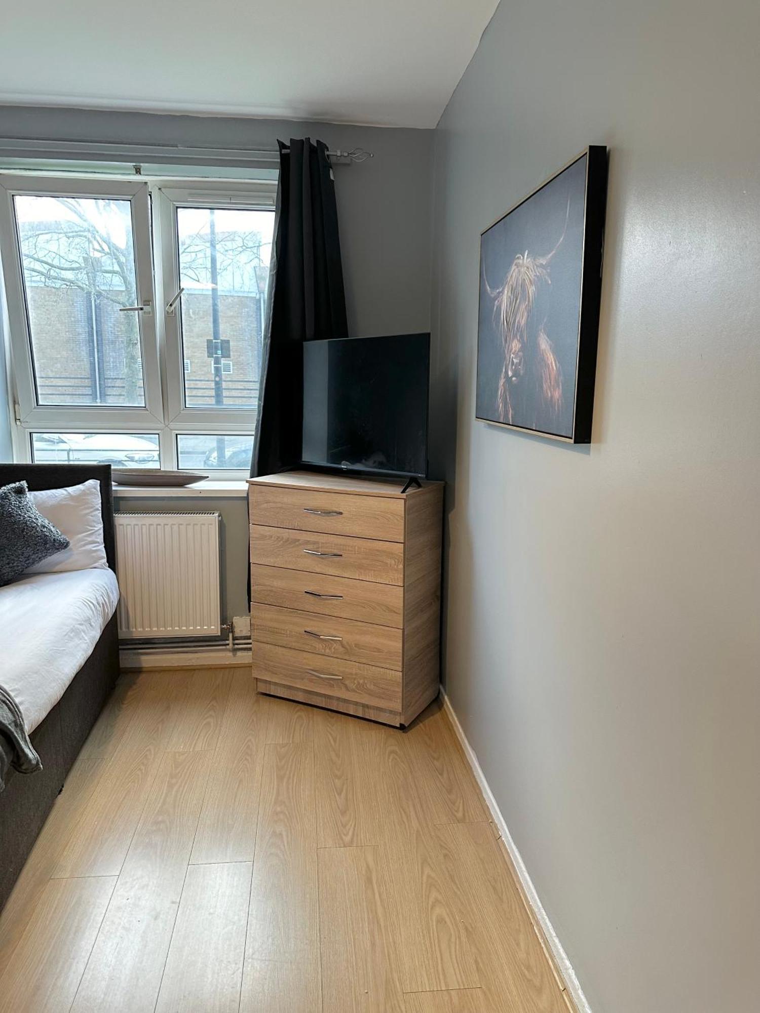 1 Bedroom Flat In Whitechapel, Londres Exterior foto