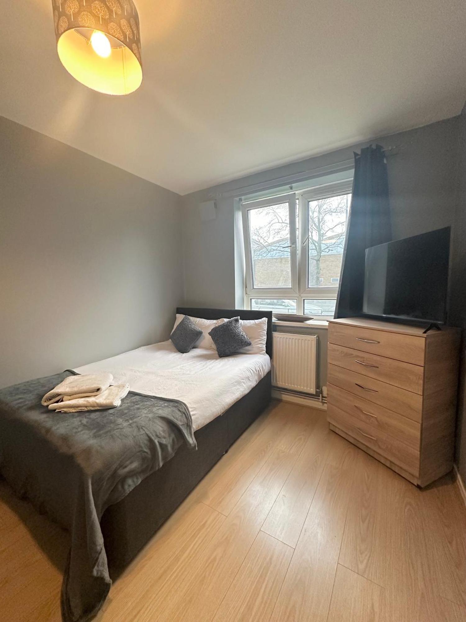 1 Bedroom Flat In Whitechapel, Londres Exterior foto