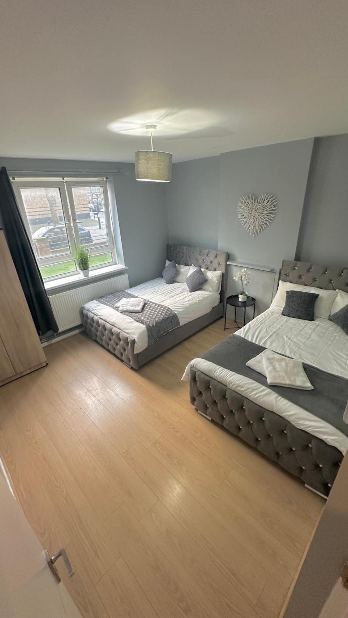 1 Bedroom Flat In Whitechapel, Londres Exterior foto