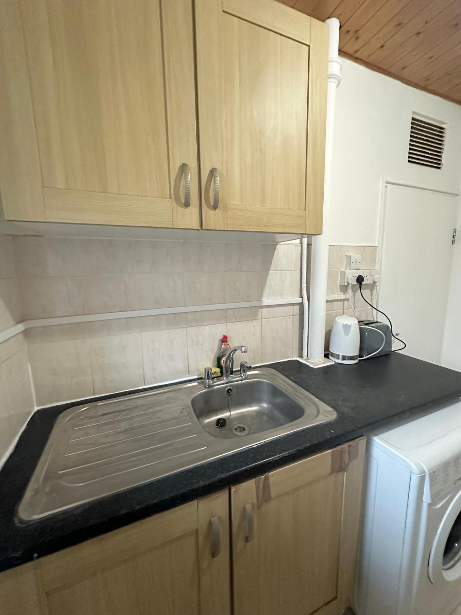1 Bedroom Flat In Whitechapel, Londres Exterior foto