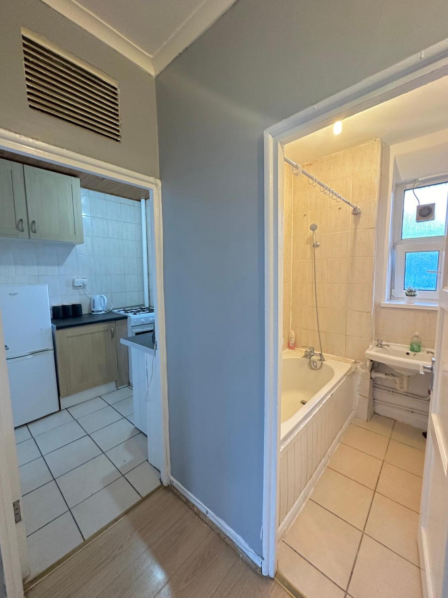 1 Bedroom Flat In Whitechapel, Londres Exterior foto