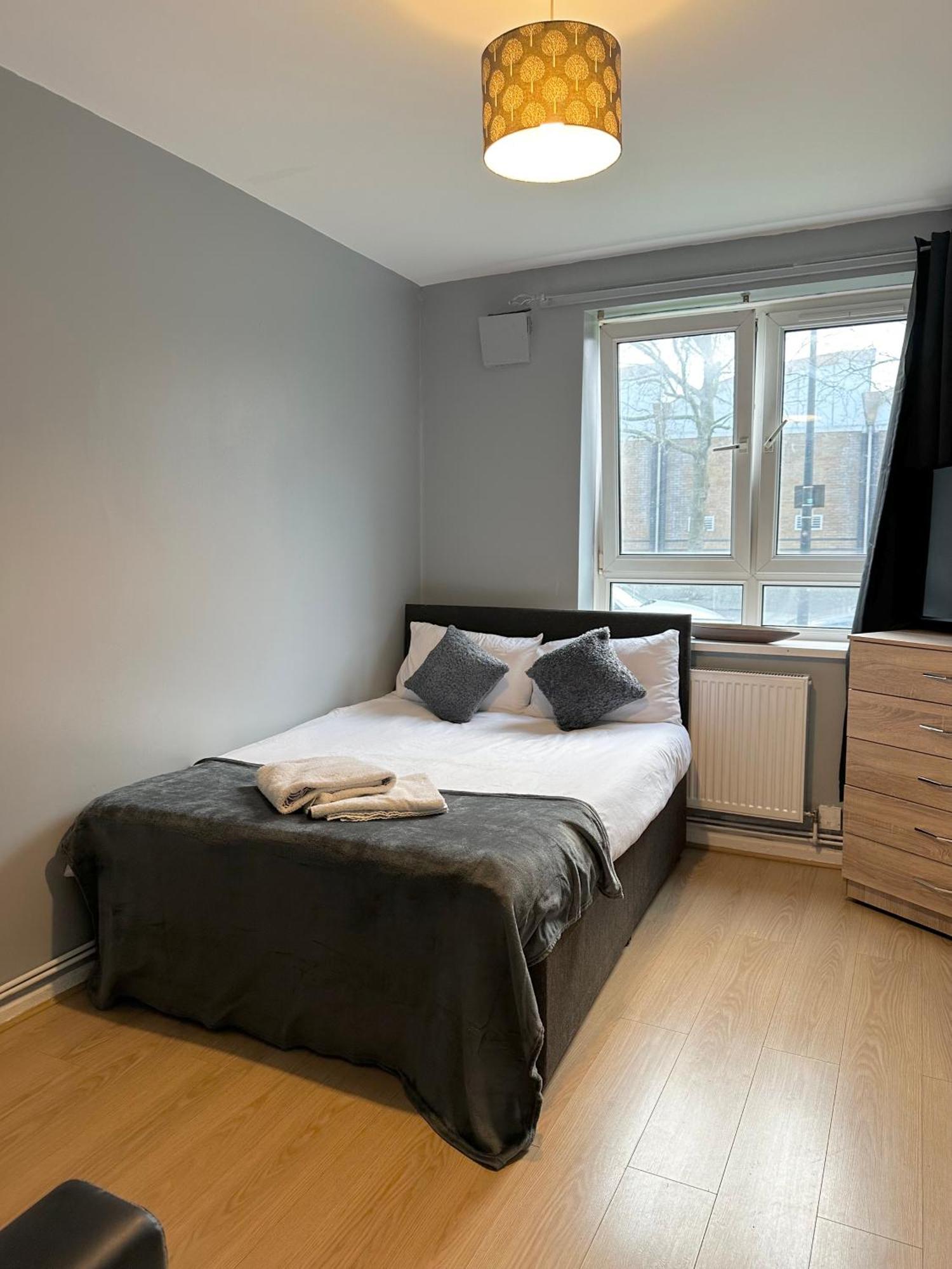 1 Bedroom Flat In Whitechapel, Londres Exterior foto