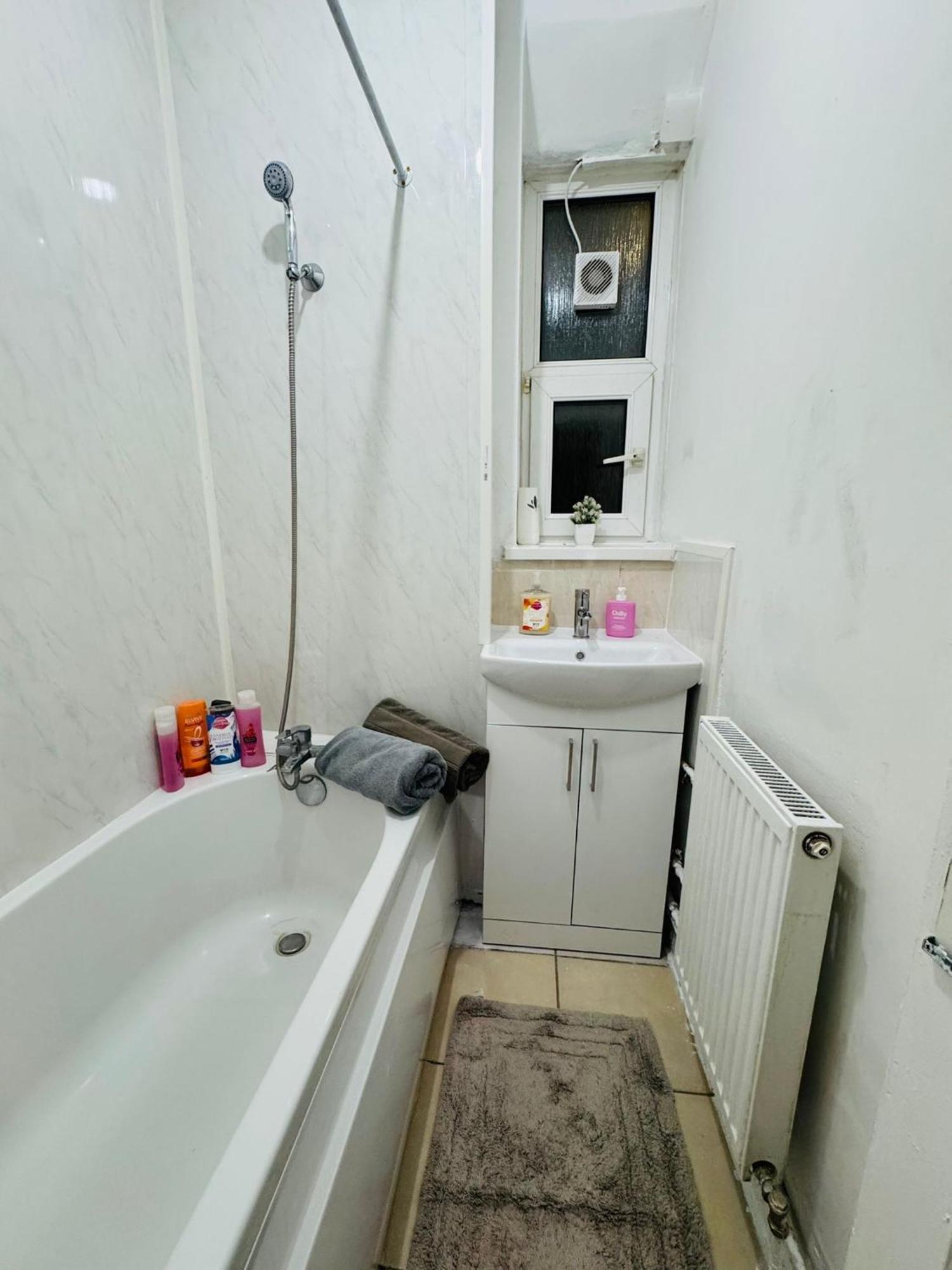 1 Bedroom Flat In Whitechapel, Londres Exterior foto